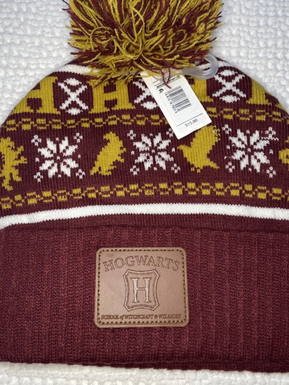 Harry Potter Hogwarts  Pom Cuff Beanie Adult One Size New with tags